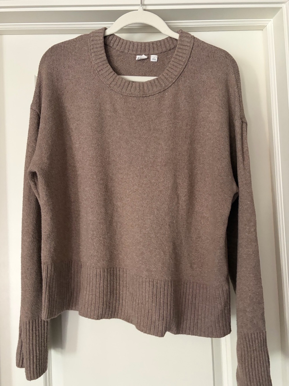 Gap - Women's Crewneck Sweater in Taupe - Sz L